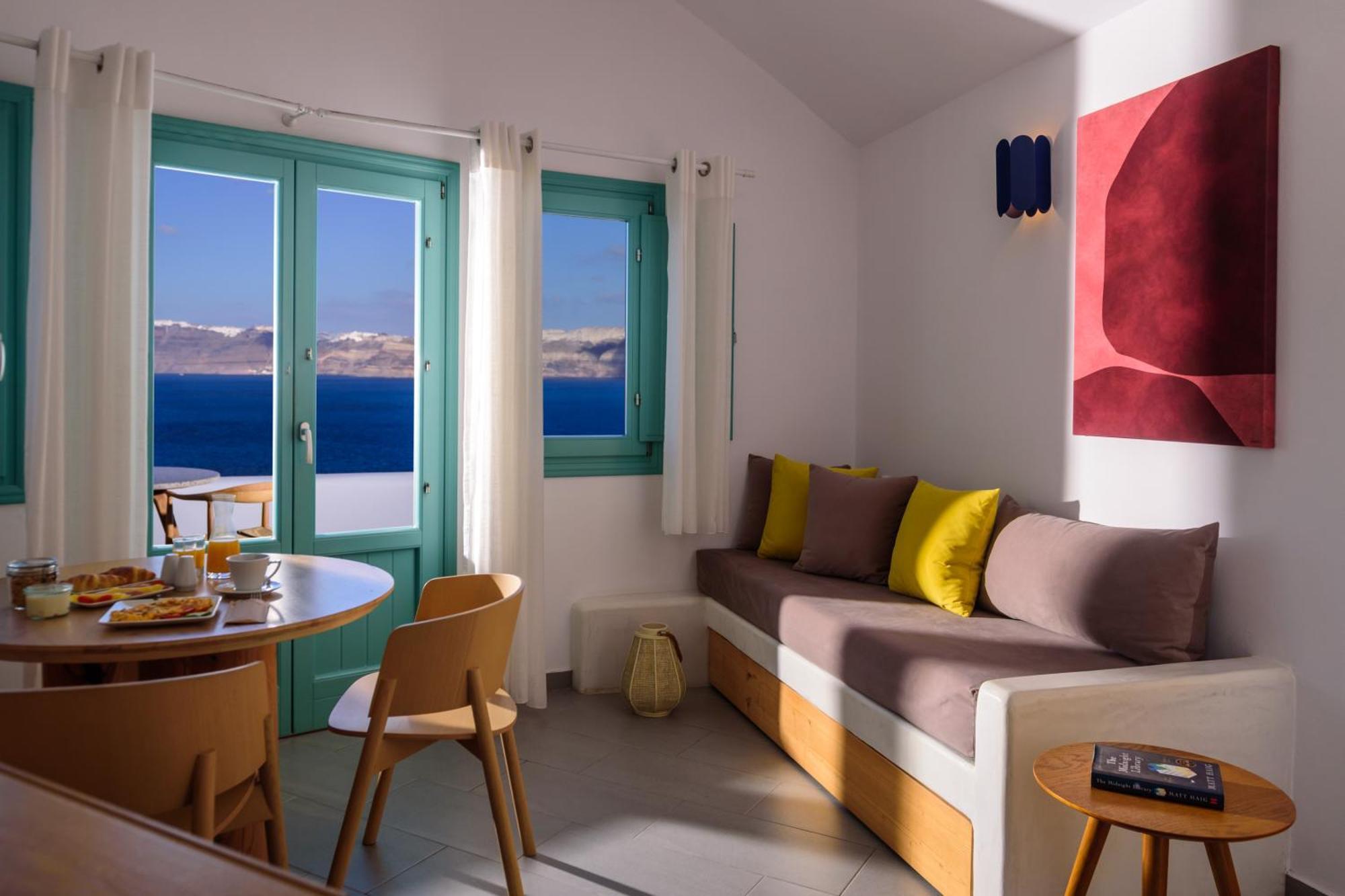 Neptune Luxury Suites Akrotírion Екстериор снимка