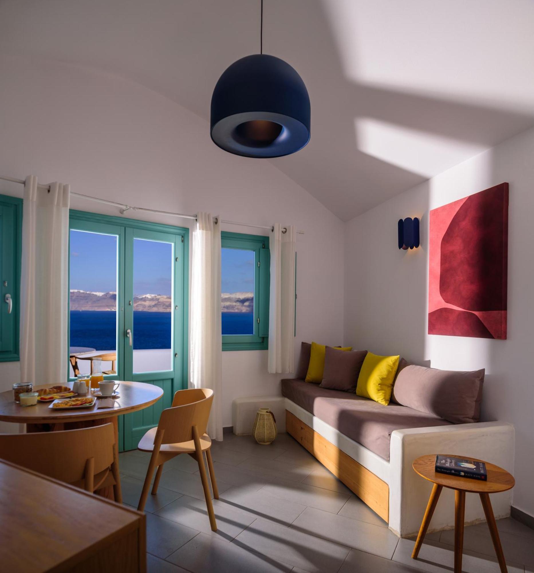 Neptune Luxury Suites Akrotírion Екстериор снимка