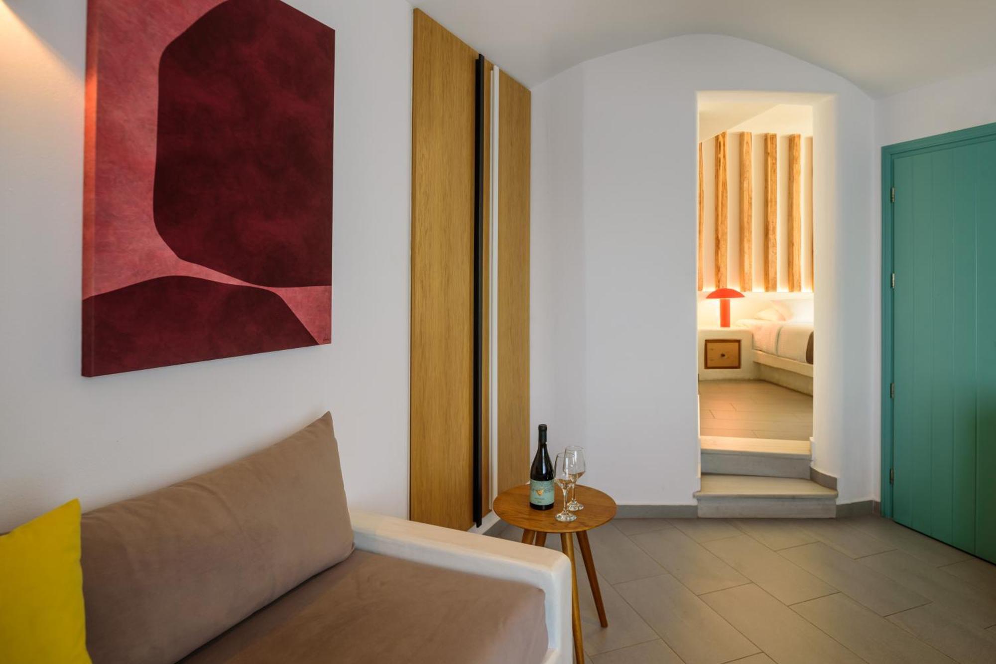 Neptune Luxury Suites Akrotírion Екстериор снимка