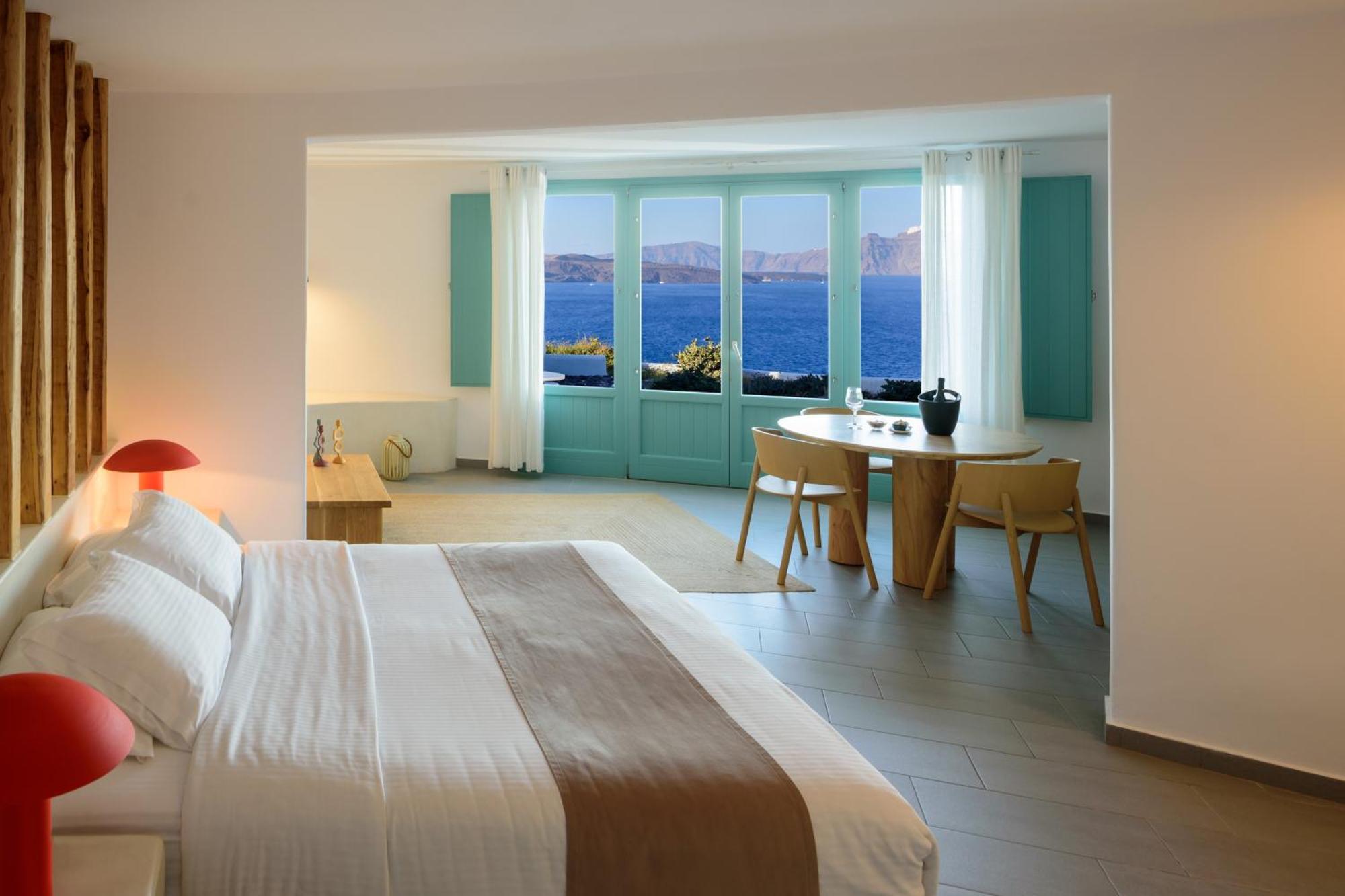 Neptune Luxury Suites Akrotírion Екстериор снимка
